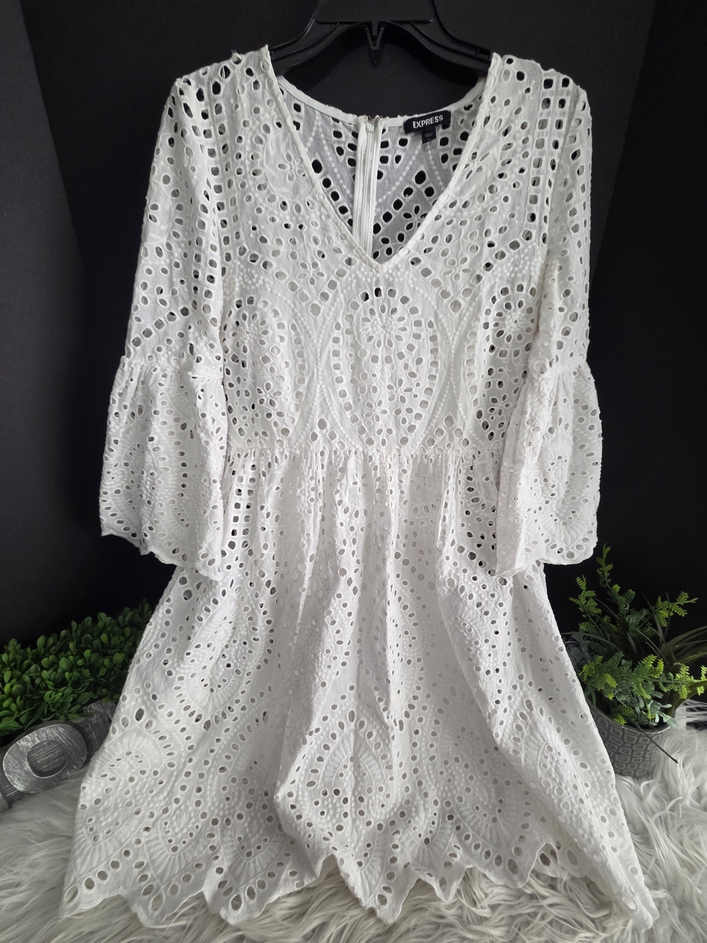 Express White Eyelet V-Neck 3/4 Bell Sleeve Babydoll Mini Dress. Size M